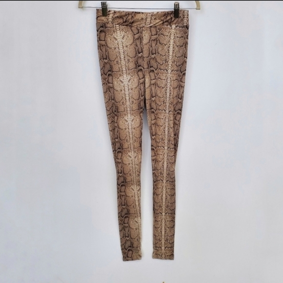 LA LUXE Snakeprint Python Leggings Like NEW! Sz Med - Picture 1 of 13